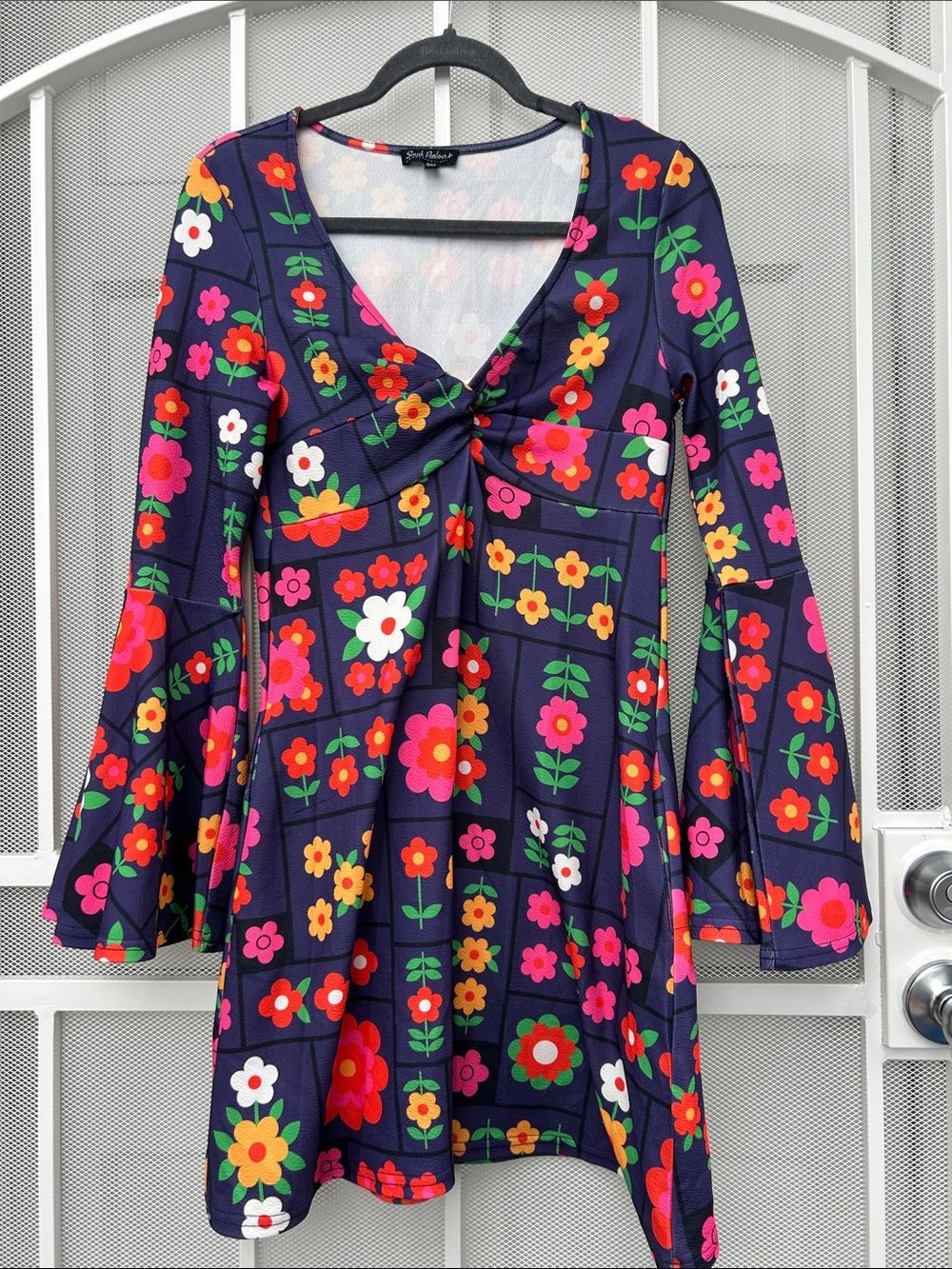Retro Floral Navy Long-Sleeve V-Neck Dress Top
